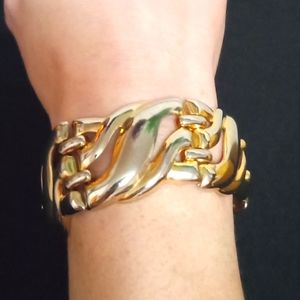 Vintage gold tone bracelet